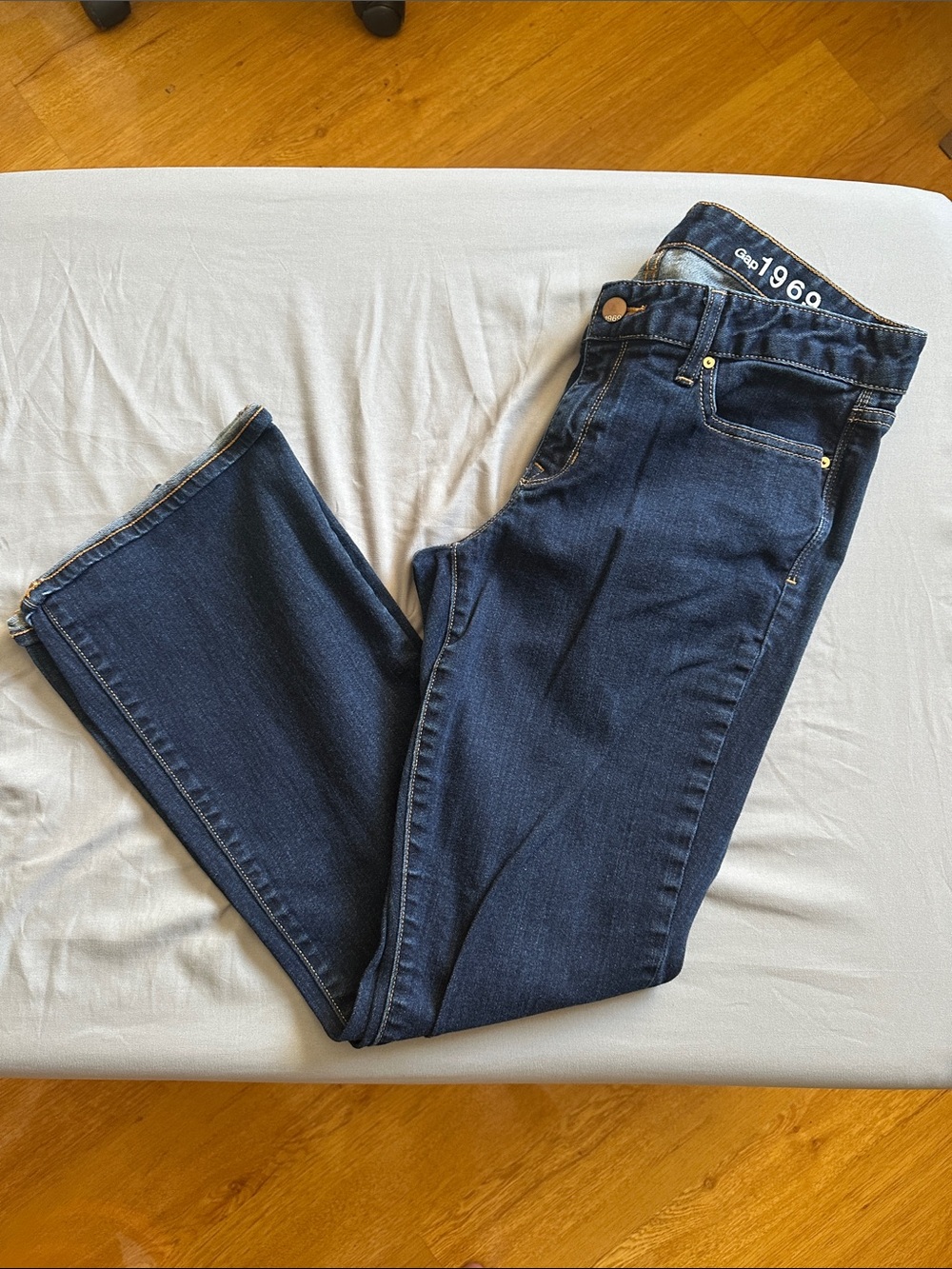 GAP Women's Curvy Jeans in Dark Blue Wash